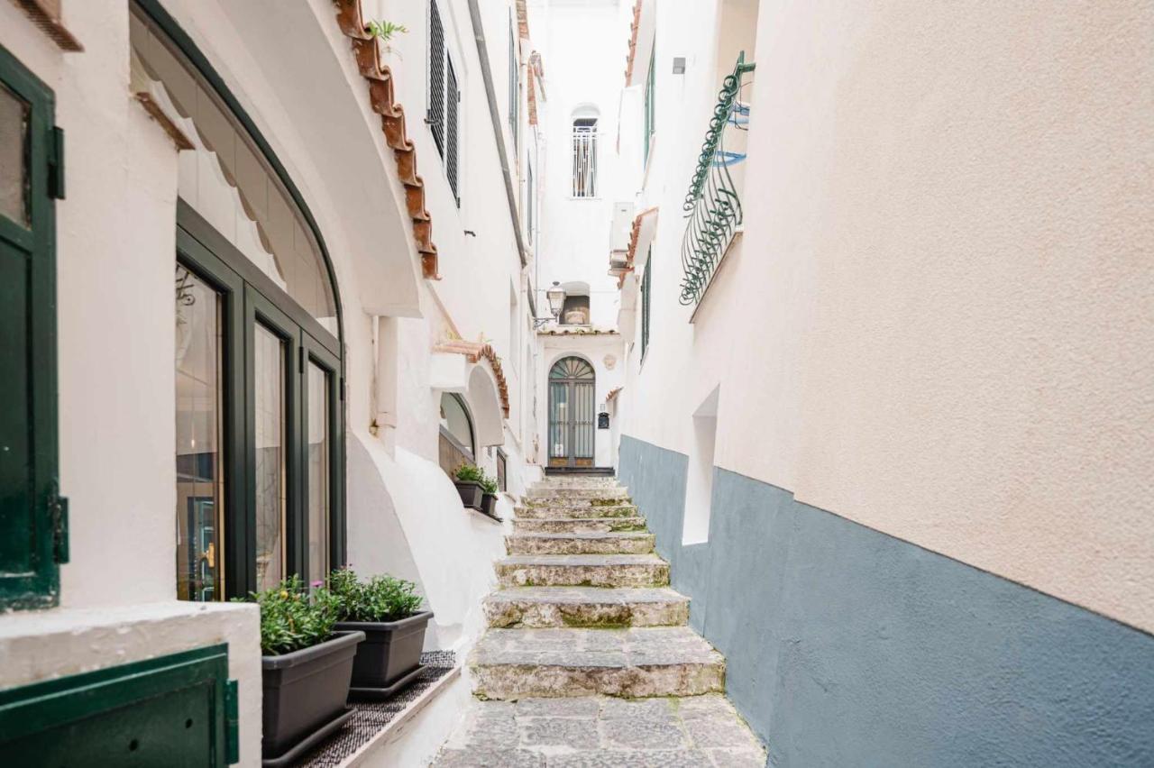 White Amalfi Centro Storico By Italianhost Daire Dış mekan fotoğraf